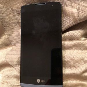 LG SMALL CELL PHONE